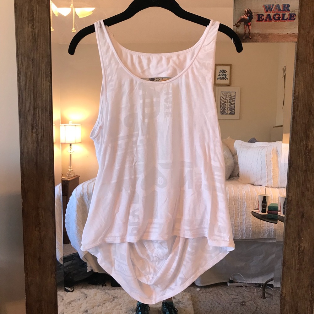 lululemon yoga tank with open back